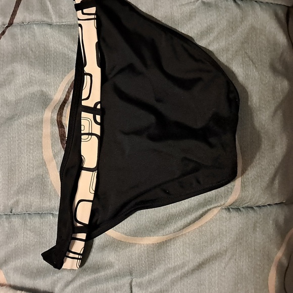 Bikini Bottom - Picture 2 of 2